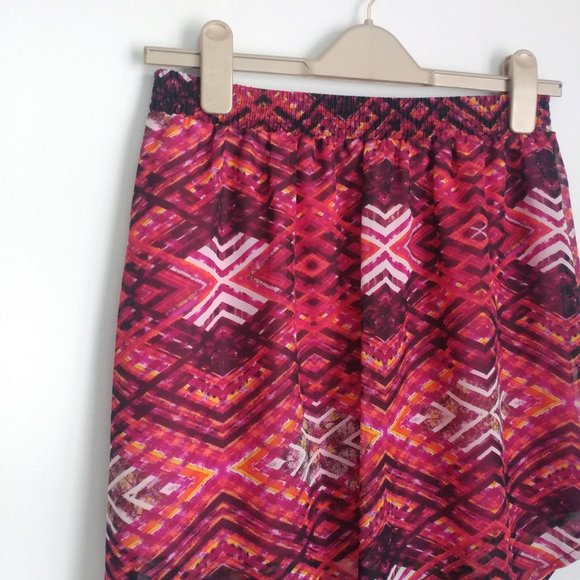 Women's Beachy Summer Skirt Asymmetrical Light Flowy Geo Pattern Size Small - Picture 4 of 5